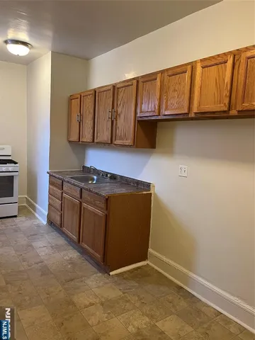 $1,750 | 805 Red Road, Unit D1, Teaneck, NJ 07666
