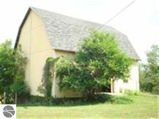 2951 Hartman Road Traverse City, MI 49685 - Photo 13 of 15 1719727-12.JPG