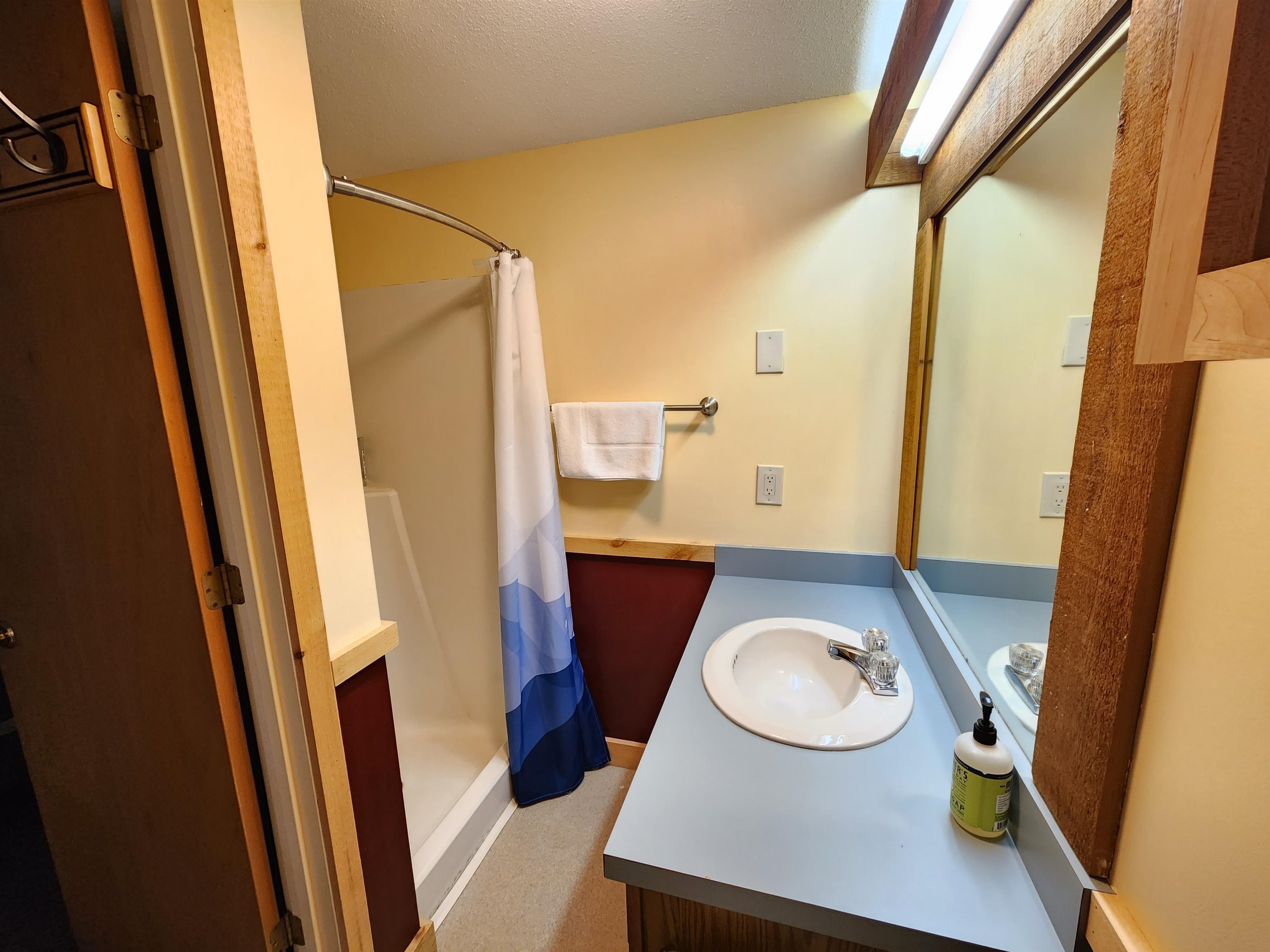 17 Highwood Road, Unit 3 Lincoln, NH 03251 - Photo 34 of 37