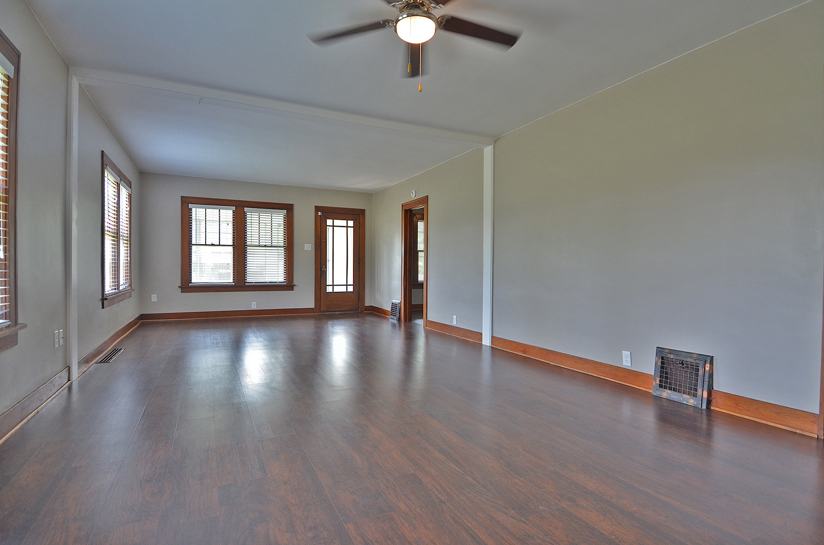 760 Guthrie Street Ottawa, IL 61350 - Photo 2 of 24