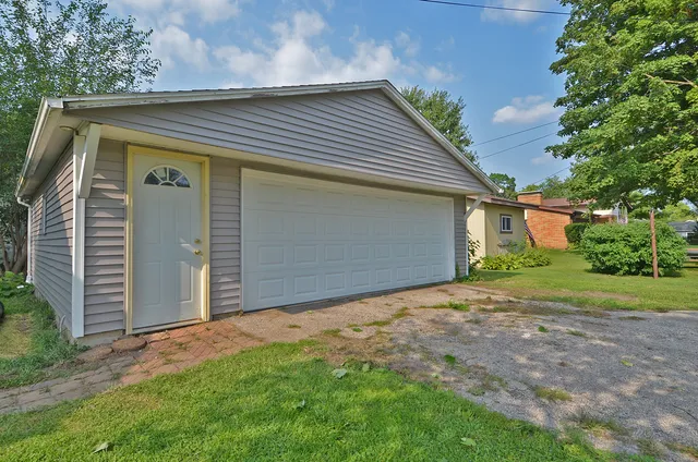 $209,000 | 760 Guthrie Street, Ottawa, IL 61350