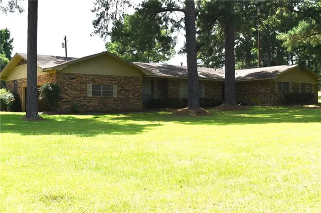 $215,000 | 168 Moss Hill Terrace Road, Natchitoches, LA 71457