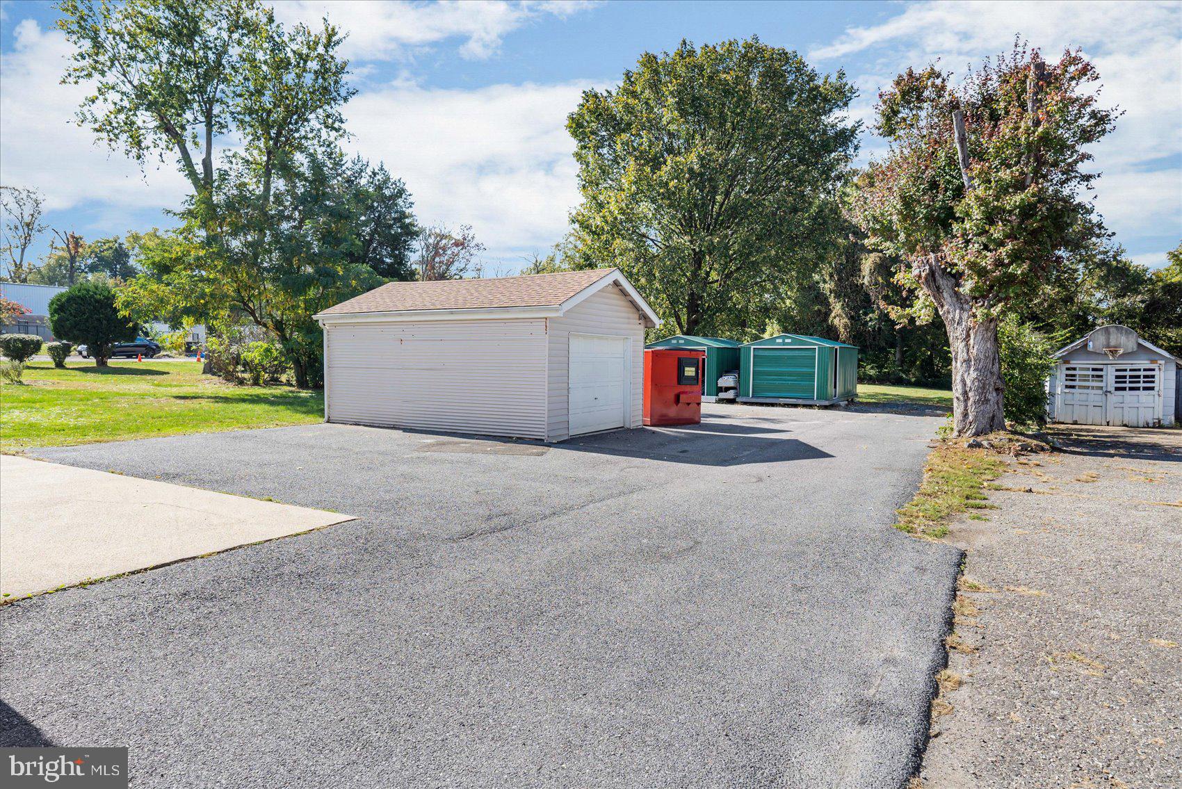 710 North Hammonds Ferry Road Linthicum Heights, MD 21090 - Photo 4 of 34
