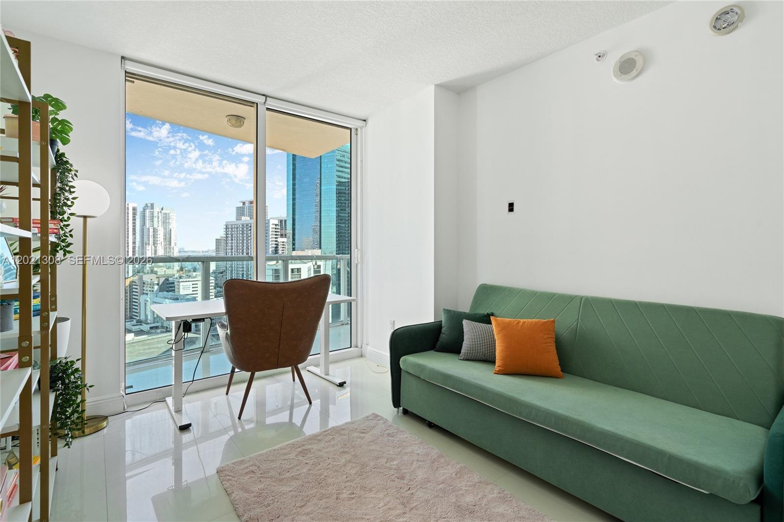 41 Southeast 5th Street, Unit 1609 Miami, FL 33131 - Photo 15 of 41