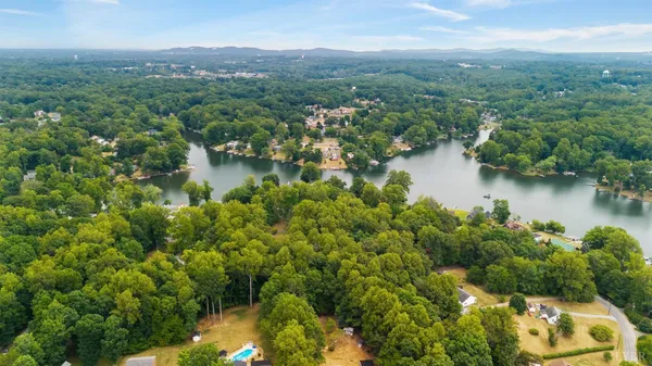 $399,000 | 2120 Timberlake Drive, Lynchburg, VA 24502