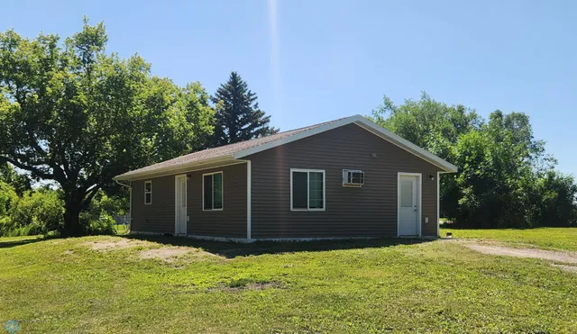 $240,000 | 792 2nd Street Northwest, Hillsboro, ND 58045