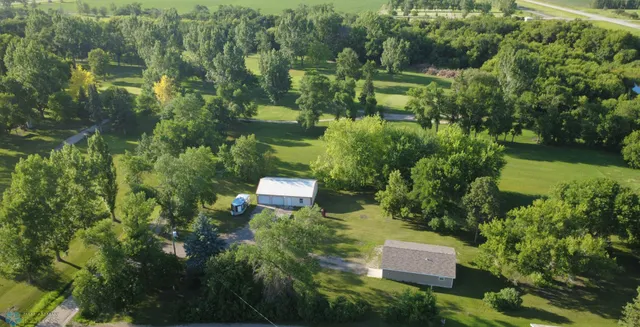 $240,000 | 792 2nd Street Northwest, Hillsboro, ND 58045