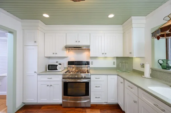 $3,300 | 62 Lawn Avenue, Unit 1, Quincy, MA 02169