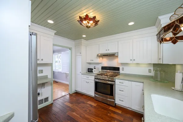 $3,300 | 62 Lawn Avenue, Unit 1, Quincy, MA 02169