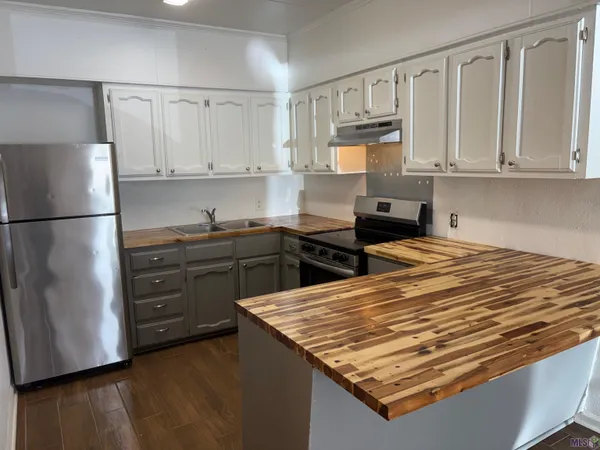 $950 | 1612 Coontrap Road, Unit 42, Gonzales, LA 70737