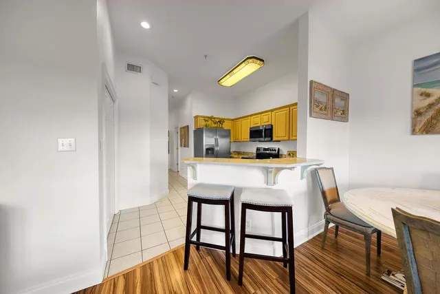 $2,400 | 4507 Furling Lane, Unit 303, Destin, FL 32541