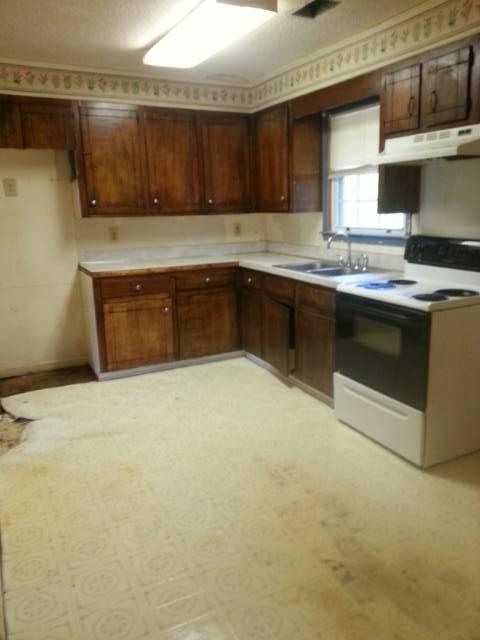 386 State Rd S-8-410 Moncks Corner, SC 29461 - Photo 6 of 9 KITCHEN