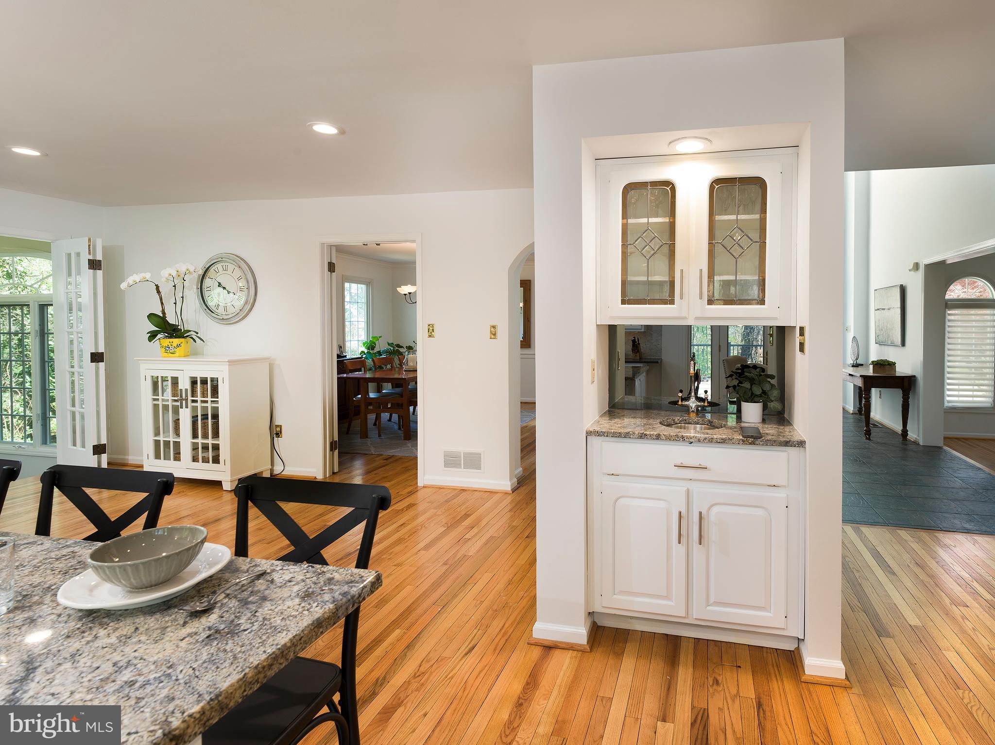 134 Anton Road Wynnewood, PA 19096 - Photo 8 of 32 Kitchen Bar