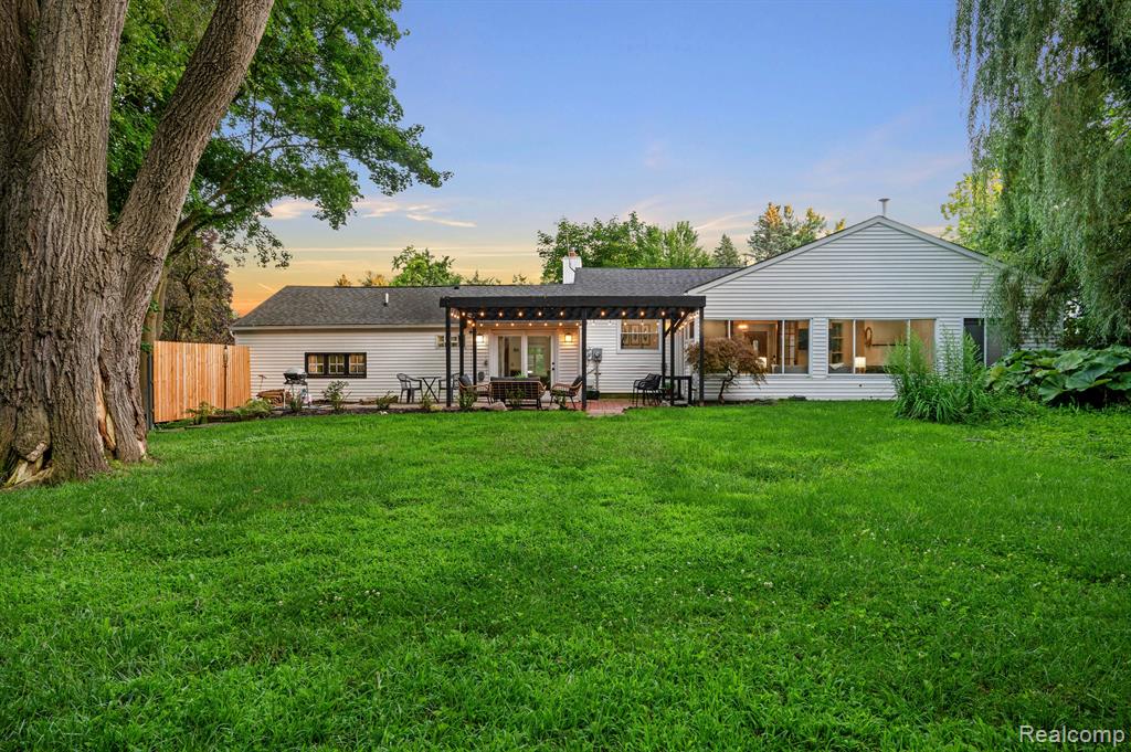 470 Maplehill Road Rochester Hills, MI 48306 - Photo 14 of 54
