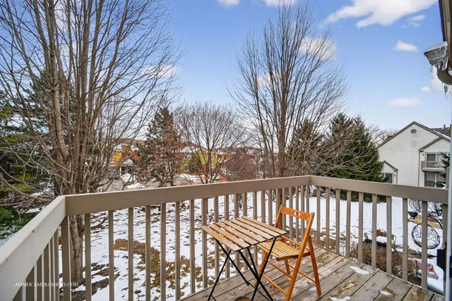 $339,000 | 2850 Stonewater Drive, Naperville, IL 60564