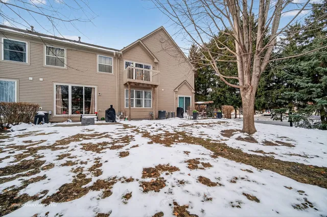 $339,000 | 2850 Stonewater Drive, Naperville, IL 60564