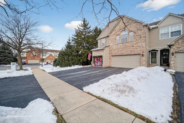$339,000 | 2850 Stonewater Drive, Naperville, IL 60564