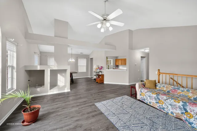 $339,000 | 2850 Stonewater Drive, Naperville, IL 60564