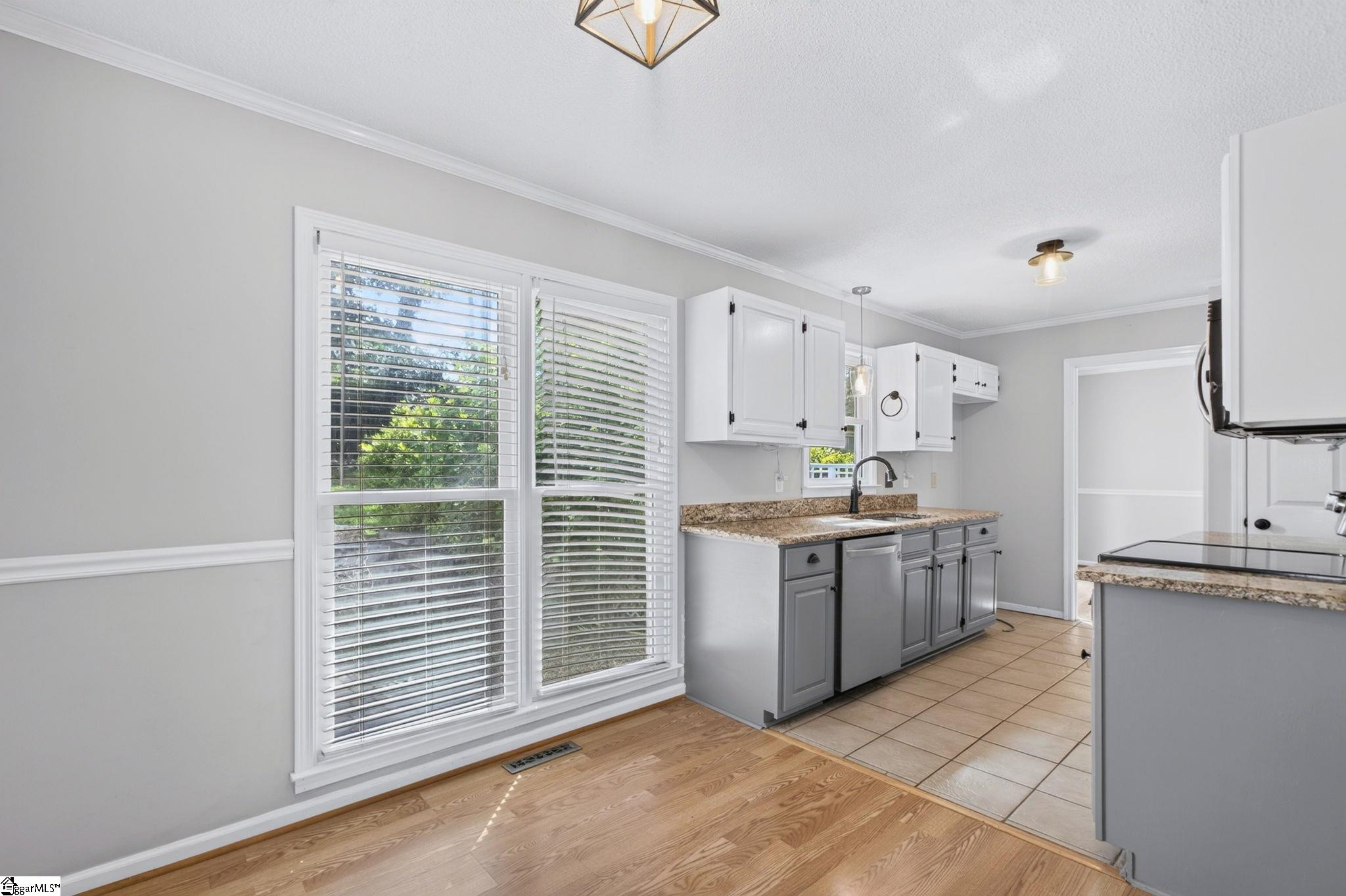 1911 Sitton Hill Road Easley, SC 29642 - Photo 8 of 41