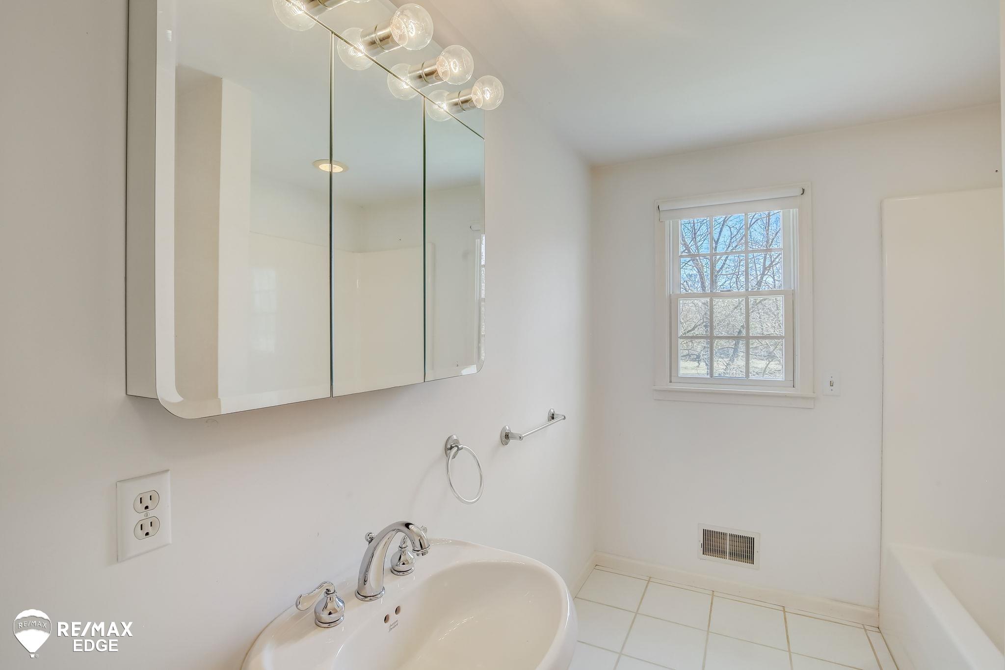 11080 Denton Hill Road Fenton, MI 48430 - Photo 30 of 59 50138445-24fc2eaf-f45c-46f6-9bd3-580426c3cf15.JPG