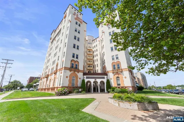 $525,000 | 400 Deal Lake Drive, Unit 7H & 7G, Asbury Park, NJ 07712