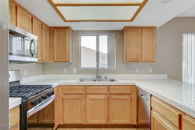 $1,995 | 1904 Verbania Drive, Las Vegas, NV 89134