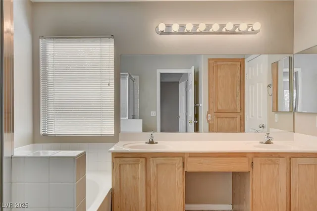 $1,995 | 1904 Verbania Drive, Las Vegas, NV 89134