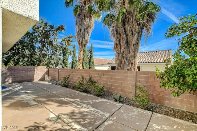$1,995 | 1904 Verbania Drive, Las Vegas, NV 89134