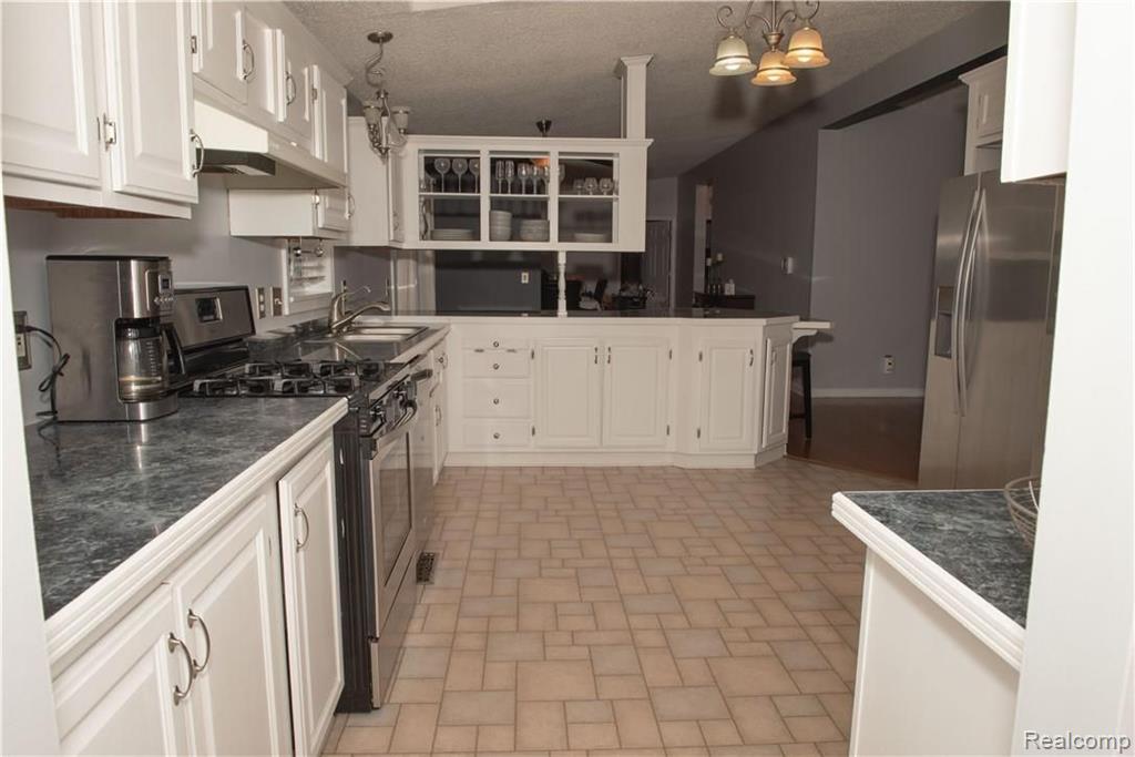 1190 South Gale Road Davison, MI 48423 - Photo 9 of 32