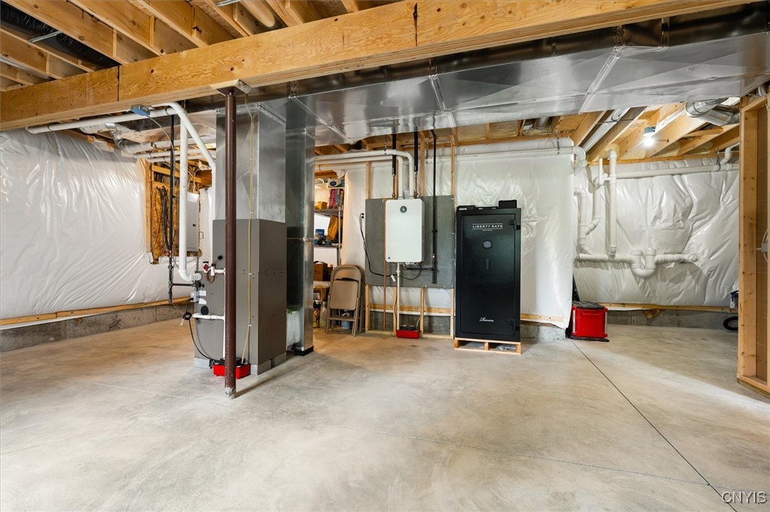 9554 Hayes Road Marcy, NY 13403 - Photo 36 of 41