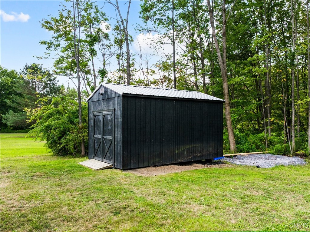 9554 Hayes Road Marcy, NY 13403 - Photo 10 of 41