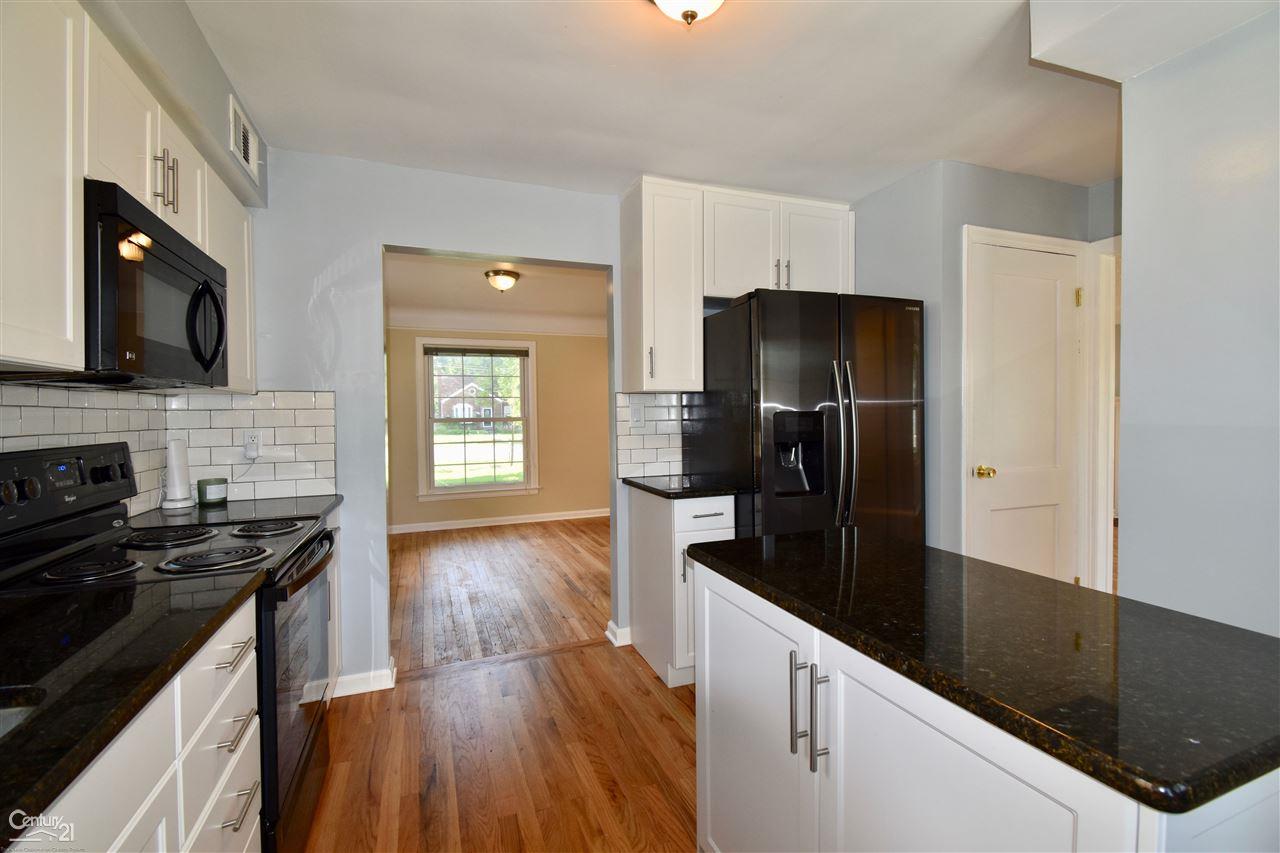 417 Moross Road Grosse Pointe Farms, MI 48236 - Photo 11 of 24