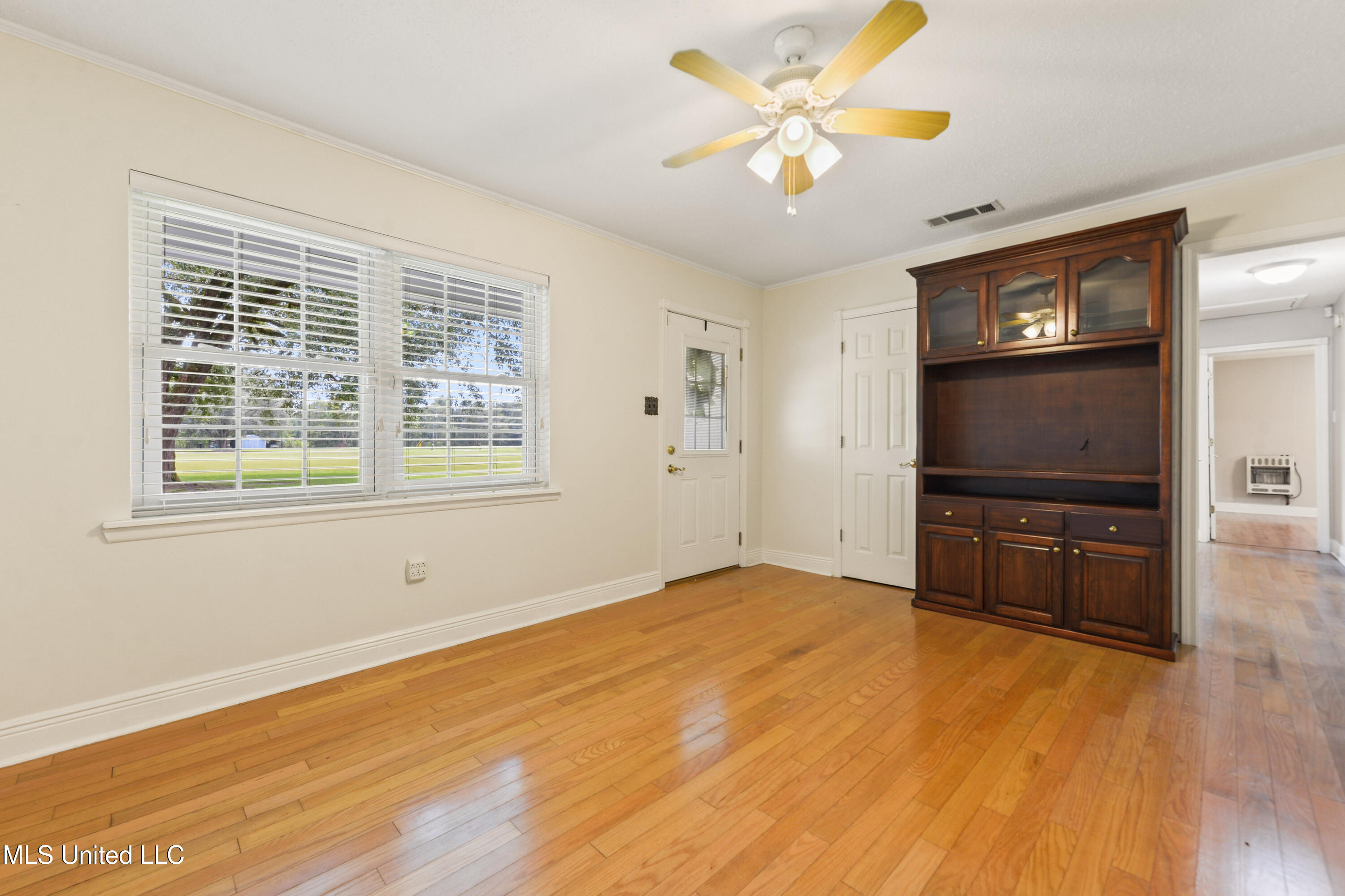 6709 Caraway Road Moss Point, MS 39562 - Photo 2 of 24 7199E400-6096-4AA2-978E-B329EE6C9634