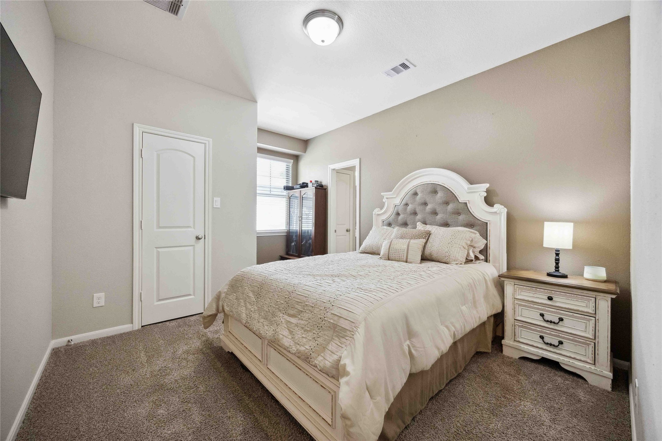 323 Biltmore Loop Montgomery, TX 77316 - Photo 22 of 27 Perfect secondary bedroom to host guests or create your dream home office.