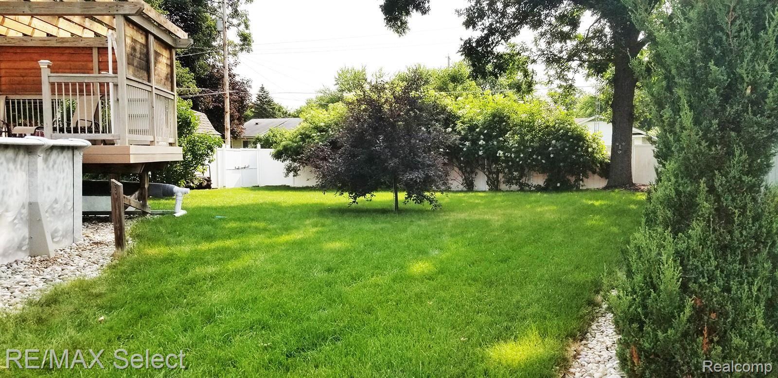 4461 Stoney Ridge Road Flint, MI 48507 - Photo 63 of 68 backyard view 2.jpg