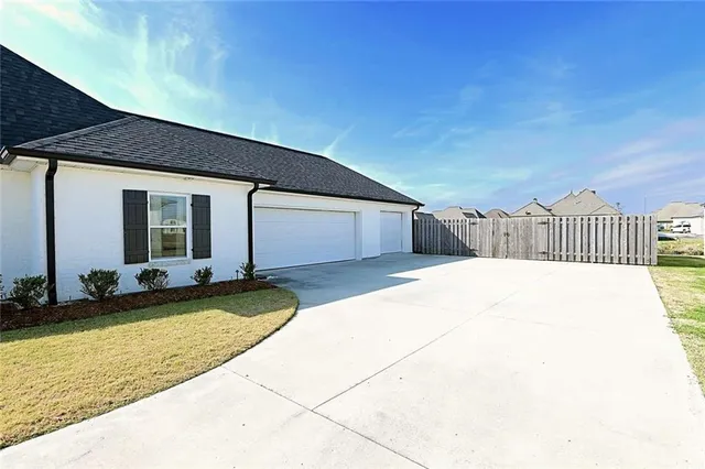 $510,000 | 445 Rosella Drive, Thibodaux, LA 70301
