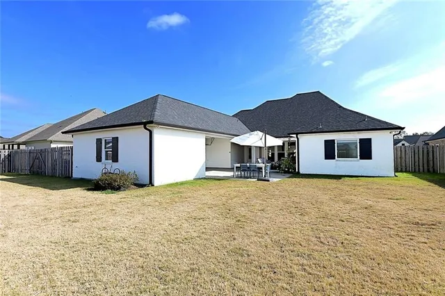 $510,000 | 445 Rosella Drive, Thibodaux, LA 70301