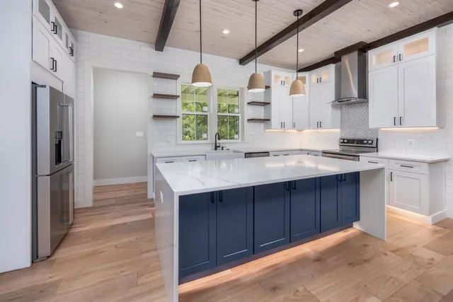 $699,900 | 245 Island Grove Drive, Freeport, FL 32439