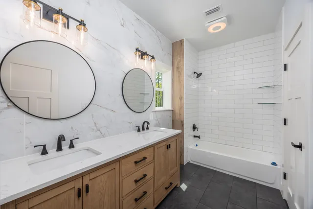 $699,900 | 245 Island Grove Drive, Freeport, FL 32439