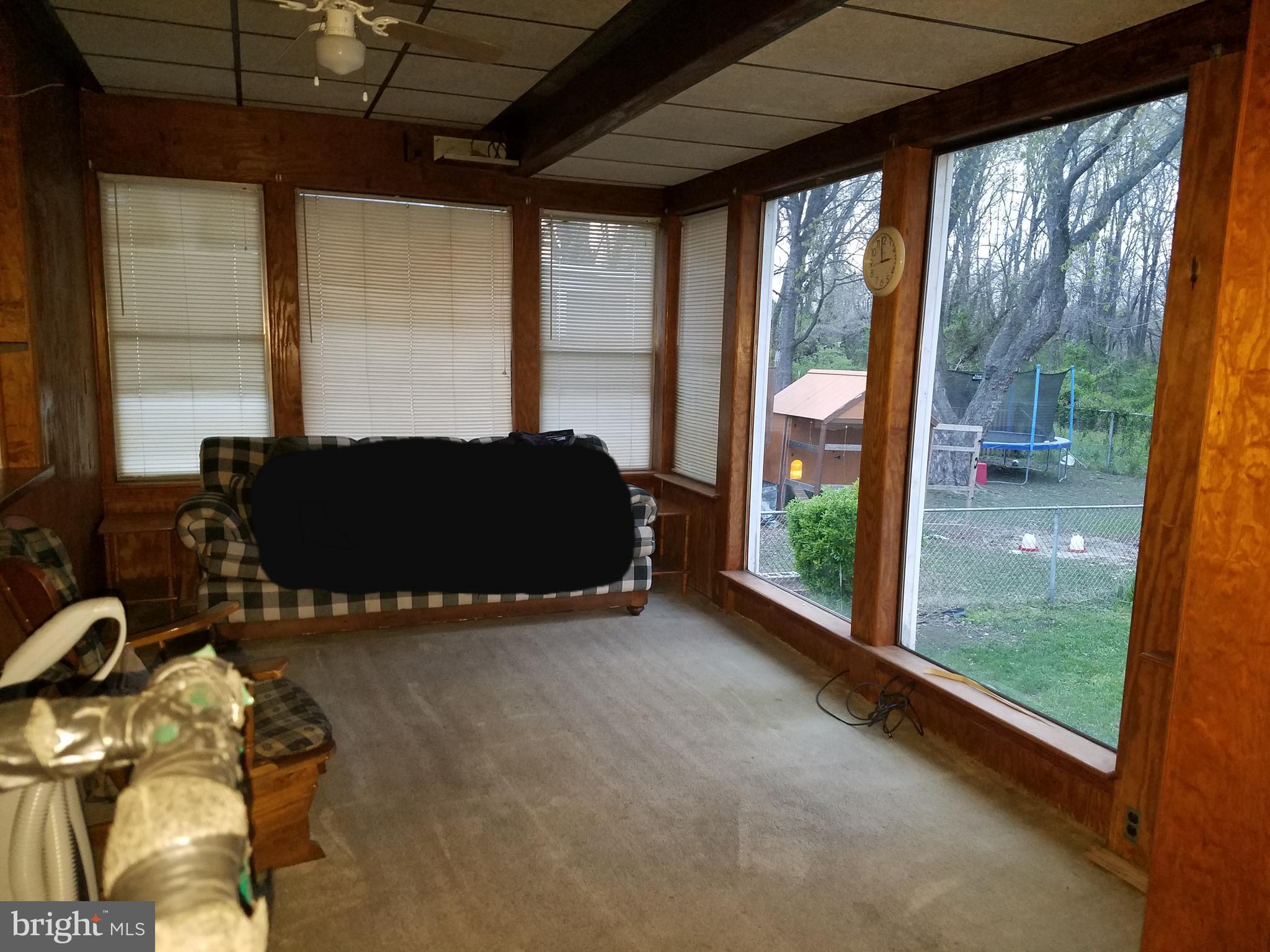 108 German Hill Road Baltimore, MD 21222 - Photo 4 of 22 Living room
