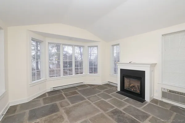 $3,500 | 792 Farmington Avenue, Unit 106, Farmington, CT 06032