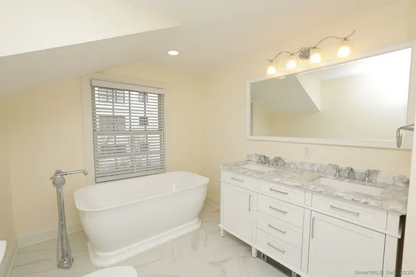 $3,500 | 792 Farmington Avenue, Unit 106, Farmington, CT 06032