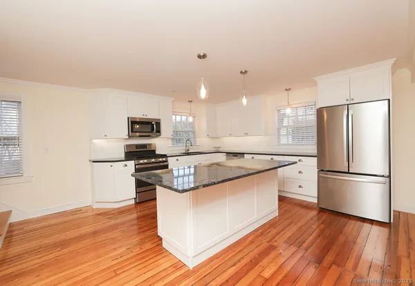$3,500 | 792 Farmington Avenue, Unit 106, Farmington, CT 06032