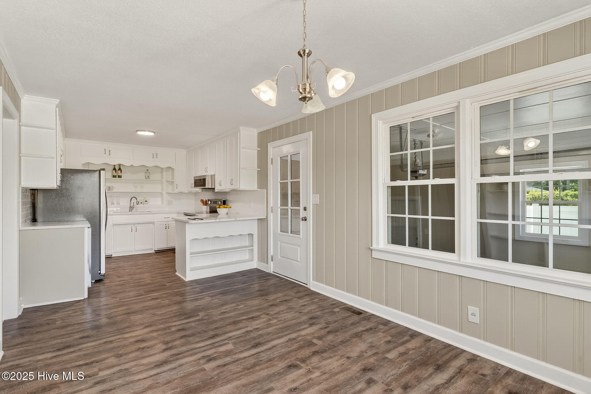 6715 Princeton Kenly Road Princeton, NC 27569 - Photo 3 of 35 31-web-or-mls-_DSC1077
