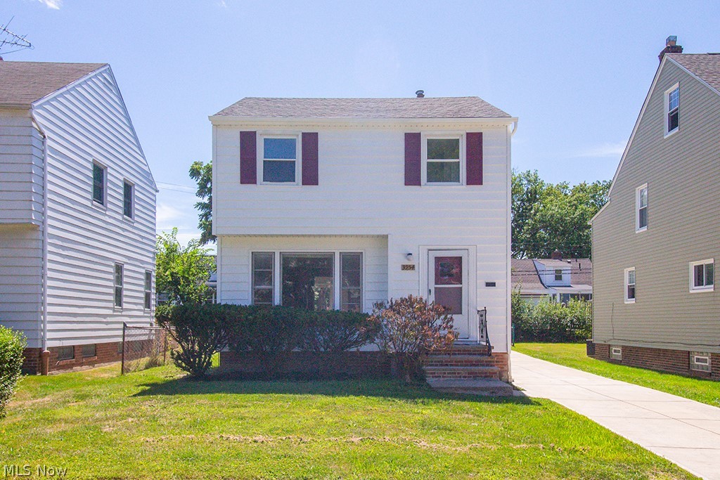 3954 Grosvenor Road Cleveland, OH 44118 - Photo 1 of 35