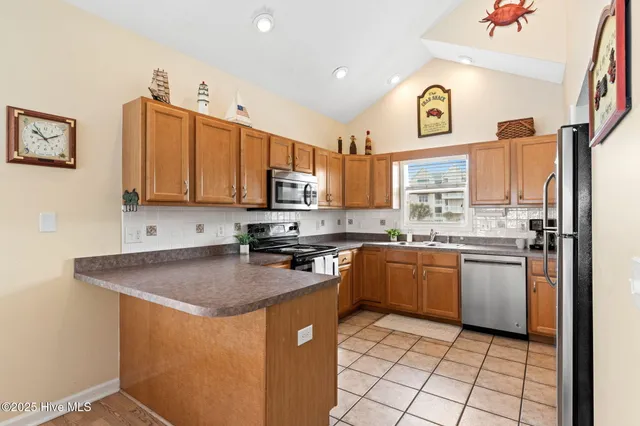 $829,000 | 6 Channel Drive, Ocean Isle Beach, NC 28469