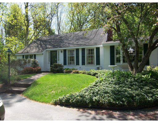 87 Ipswich Road Topsfield, MA 01983 - Photo 1 of 16 Gallery Image 1