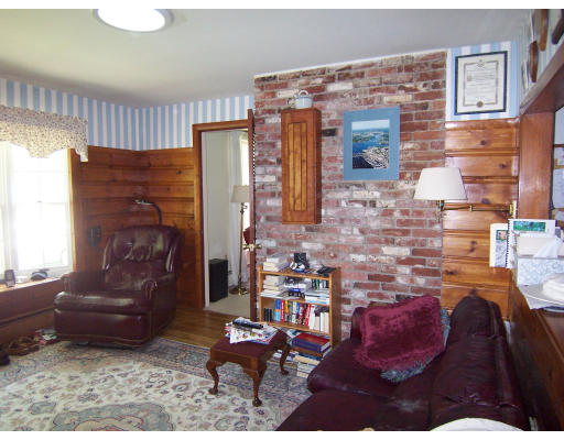 87 Ipswich Road Topsfield, MA 01983 - Photo 13 of 16 Gallery Image 13