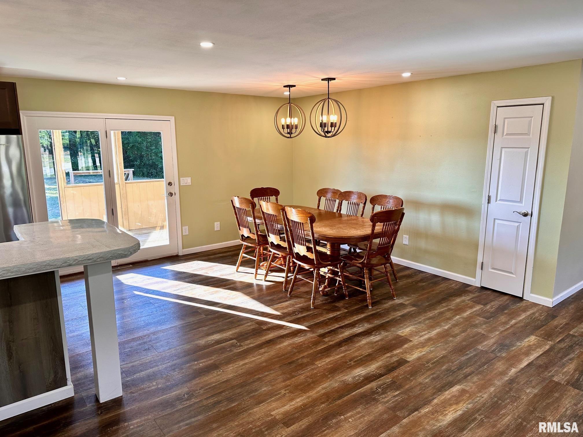 111 Edlen Lane Jacksonville, IL 62650 - Photo 13 of 45