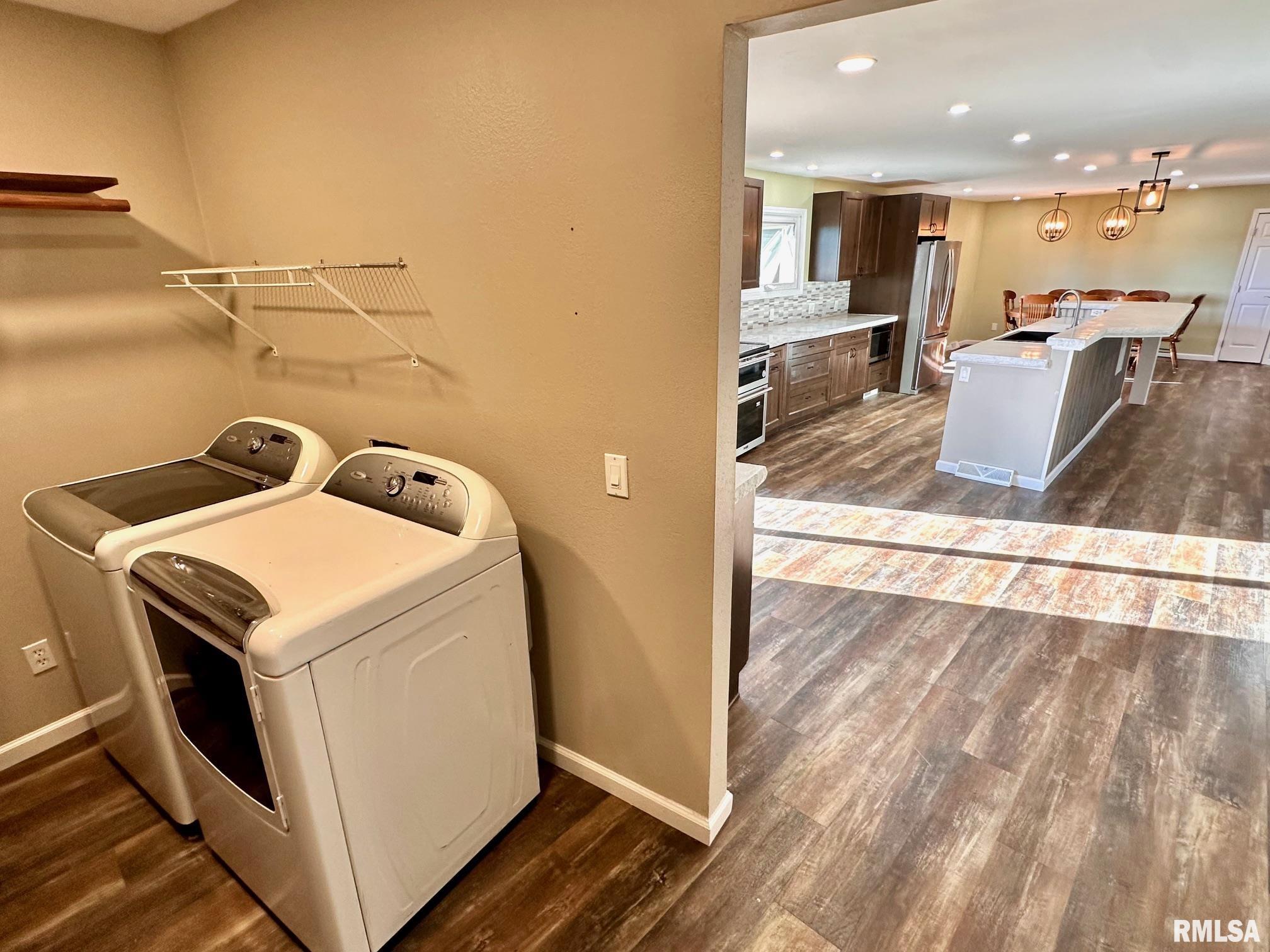 111 Edlen Lane Jacksonville, IL 62650 - Photo 14 of 45